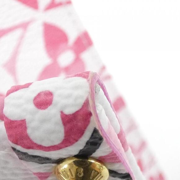 Louis Vuitton Monogram Flower Tile (LV by the Pool) OnTheGo PM M22976 Handbag - Picture 5 of 9